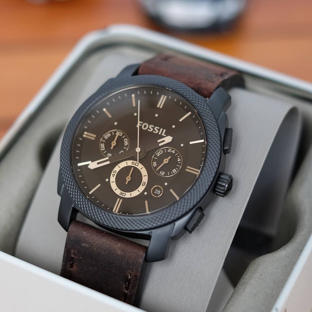 Fossil Classic