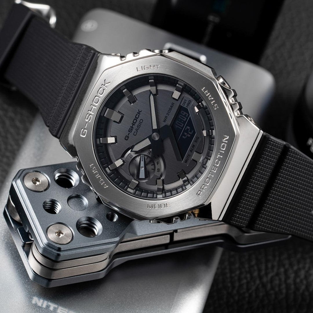 G-Shock GM2100B